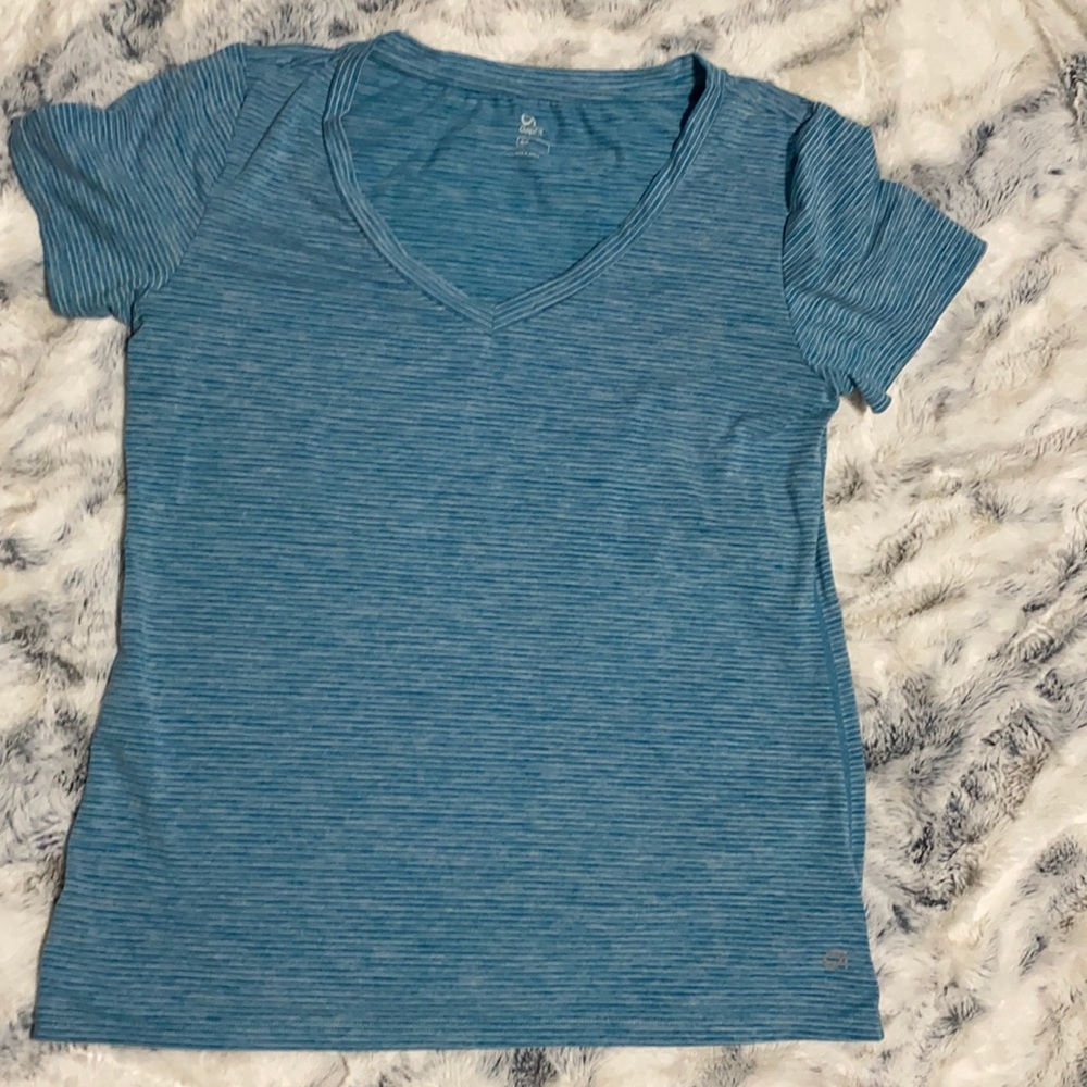 GapFit T shirt.